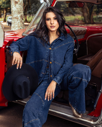 Jaqueta Jeans Feminina Over Ombro Deslocado Consciência